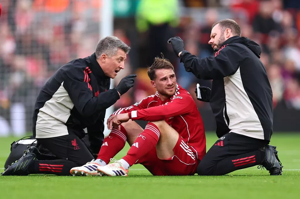 Slot blames players, not referee, over controversial United goal Slot blames players, not referee, over controversial United goal