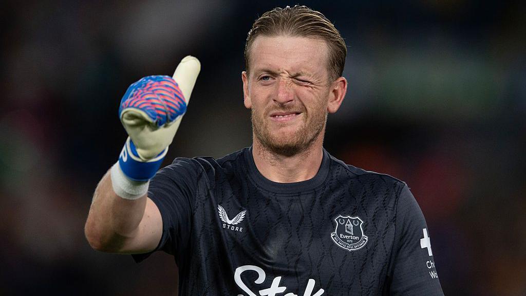 Jordan Pickford signs new Everton deal until 2029