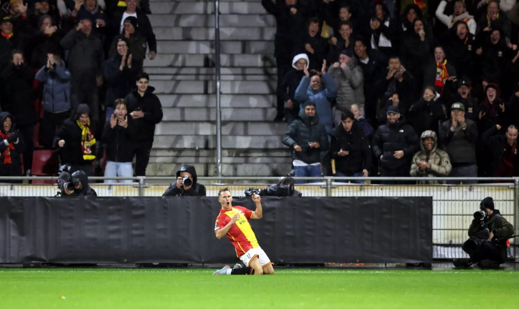 Go Ahead Eagles clip Villa’s wings in historic 2-1 win