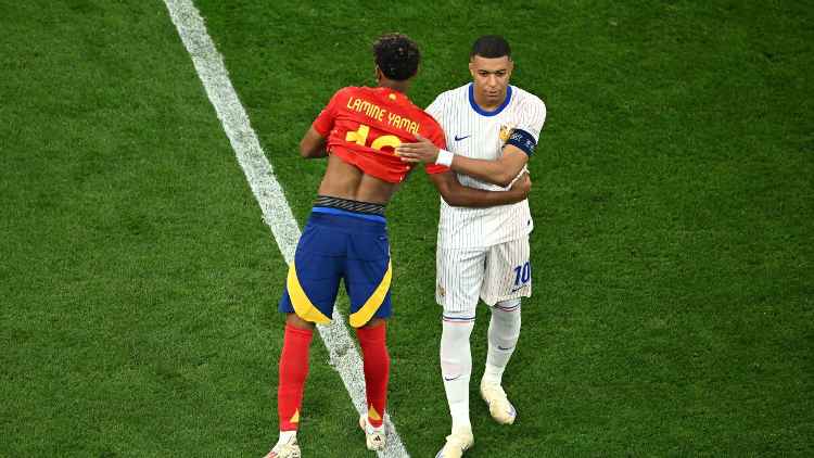 Mbappé defends Lamine Yamal: “leave him alone”