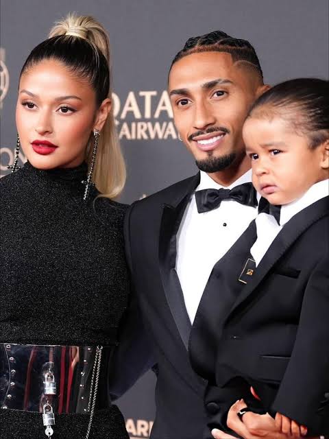 Raphinha’s partner campaigns for FIFA ‘The Best’ award