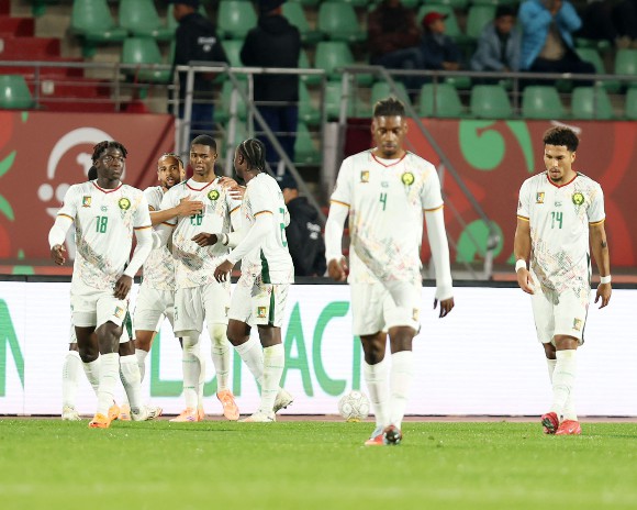 Kofane’s screamer sinks Mozambique but both advance