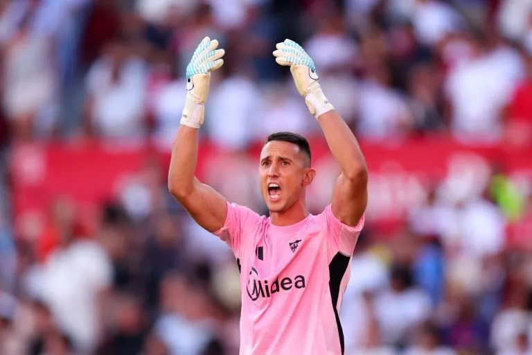 Sevilla keeper warns Real Madrid: “We all know how difficult it will be”