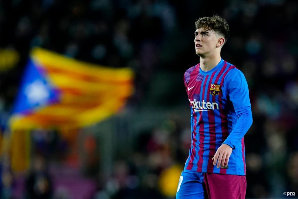 Gavi in final phase of recovery from knee injury