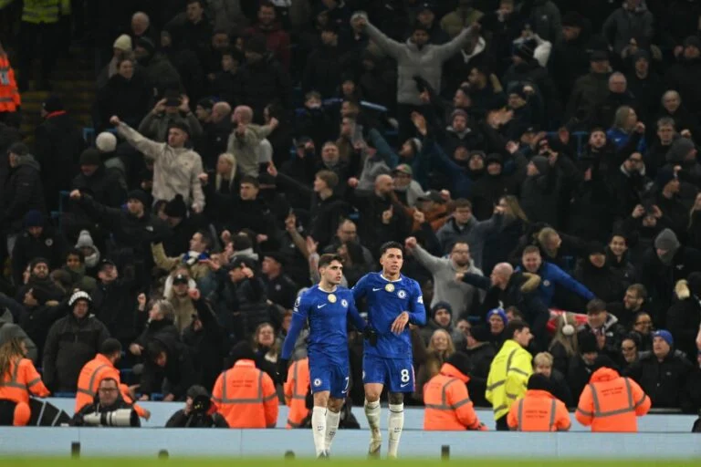Chelsea snatch late point in 1-1 draw to leave Man City six behind Arsenal