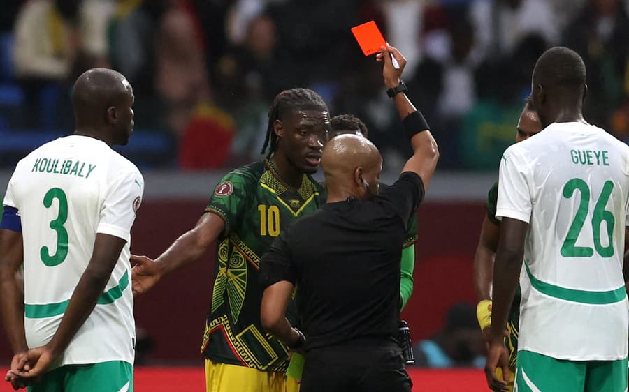 Bissouma sees red as Ndiaye’s goal sends Senegal into the semis