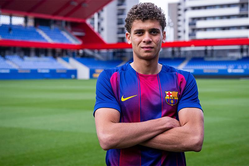 Barcelona’s first Egyptian signing returns to Spain for work permit Barcelona’s first Egyptian signing returns to Spain for work permit