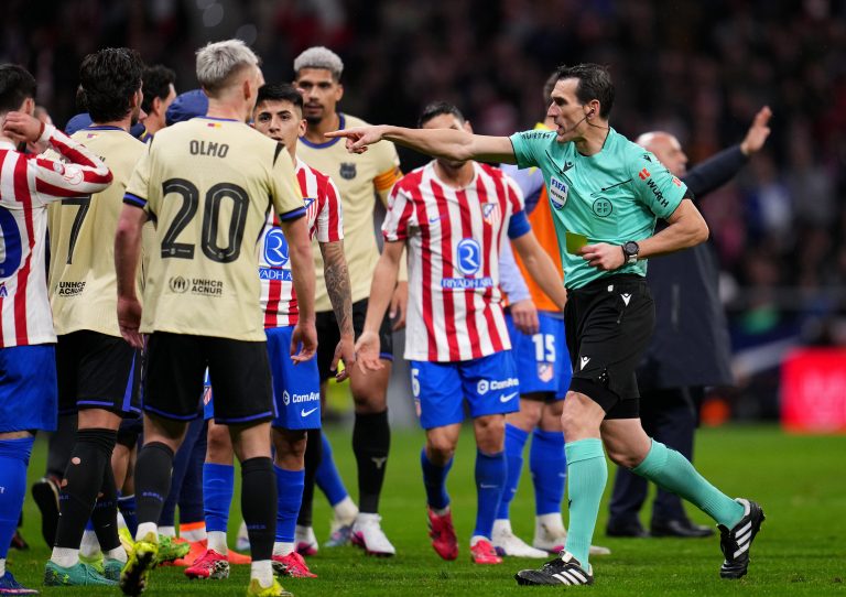 Barcelona weighs formal complaint over Copa del Rey refereeing Barcelona weighs formal complaint over Copa del Rey refereeing
