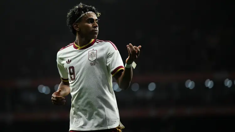 Lamine Yamal slams Spanish fans for ignorant Islamophobic chants in Egypt clash