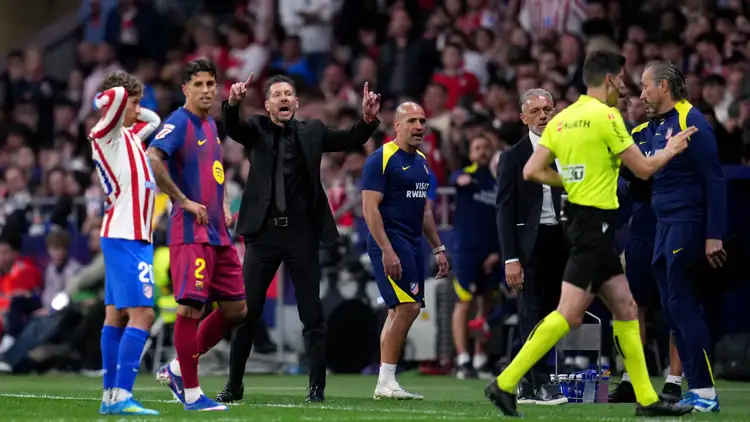Diego Simeone faults red card reversal in Barcelona defeat Diego Simeone faults red card reversal in Barcelona defeat