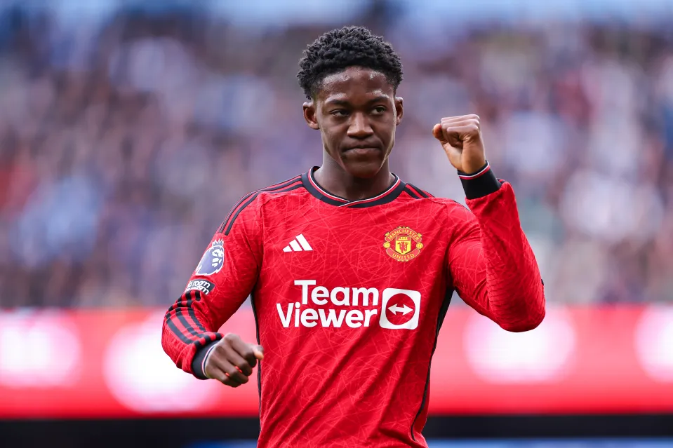 Kobbie Mainoo signs new Manchester United deal until 2031