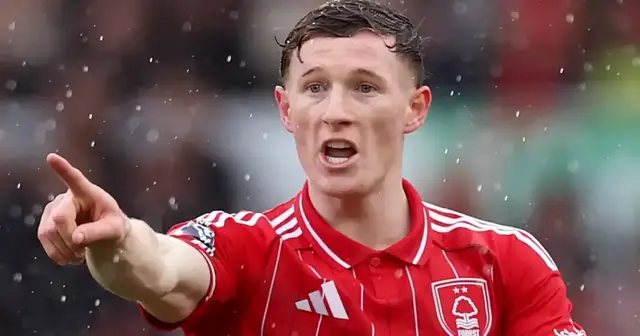 Man United ramp up midfield rebuild plans amid transfer uncertainty