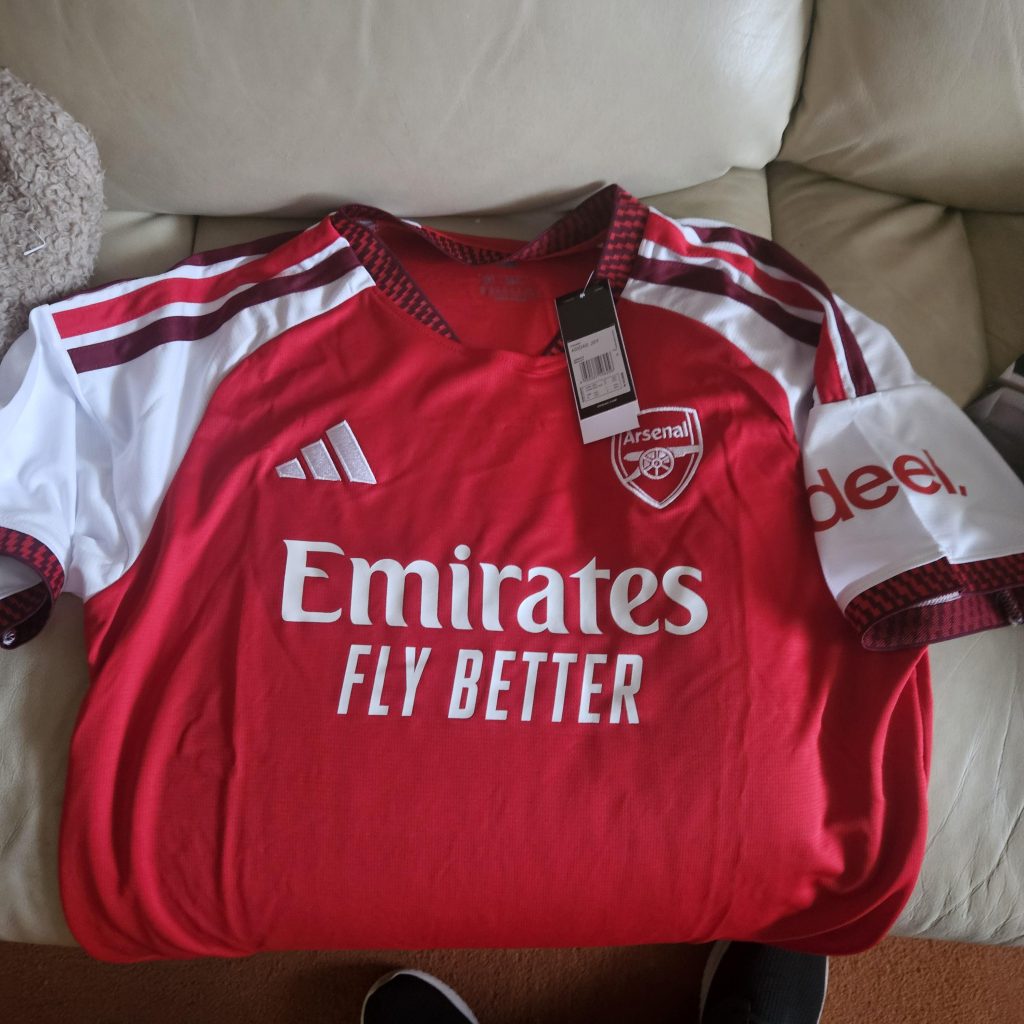 Arsenal 2026/27 home kit wins over fans after physical leak goes viral
