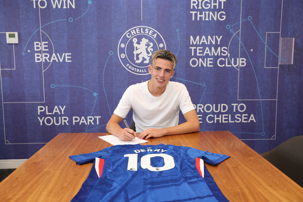 Chelsea release statement after Jesse Derry injury scare