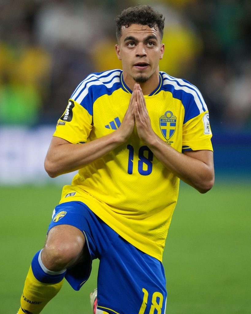 Germany blast Curaçao, Sweden dazzle Tunisia, Japan hold Oranje and Ivory Coast take over Ecuador