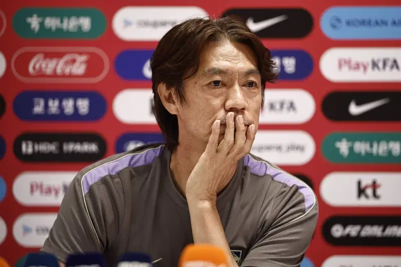 South Korea coach steps down after early World Cup exit