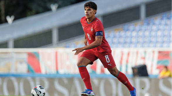 Tottenham move to hijack Man Utd’s deal for superstar midfielder