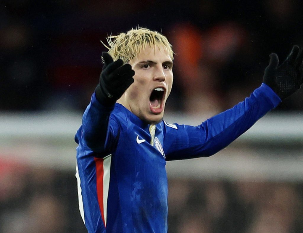CHELSEA TRANSFER UPDATE: Garnacho, Santos, Chavarria, others