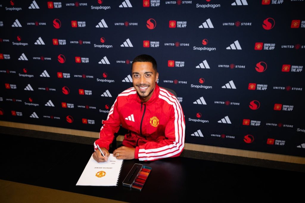 Man United completes £35M Tielemans signing Man United completes £35M Tielemans signing