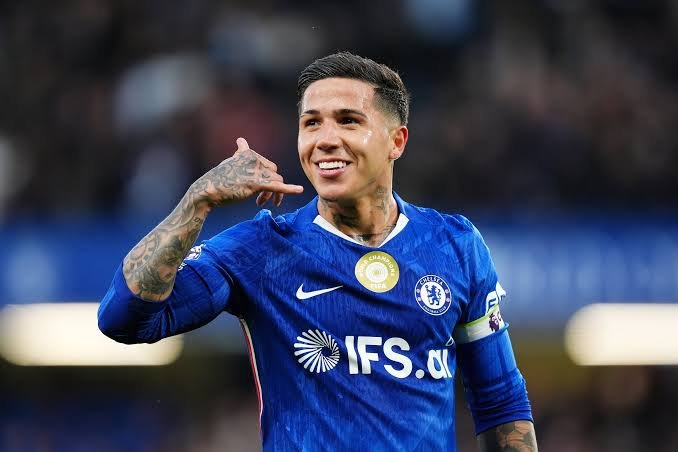 Hasselbaink urges Chelsea to cash in if Enzo wants out Hasselbaink urges Chelsea to cash in if Enzo wants out