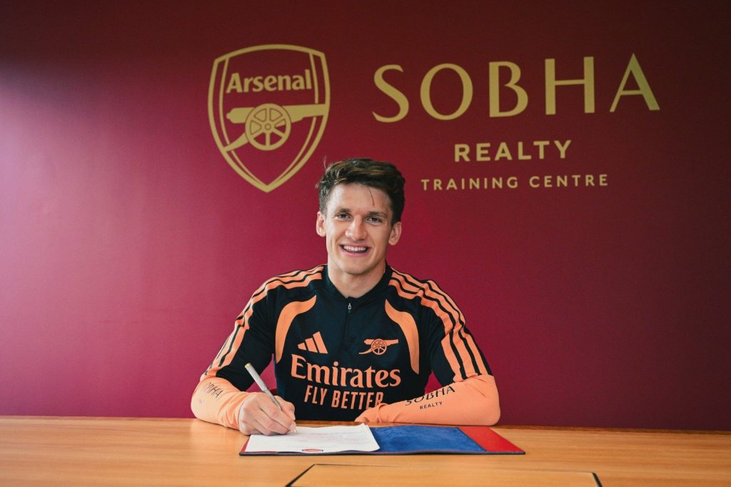 Official: Arsenal announces £34M Christos Tzolis signing