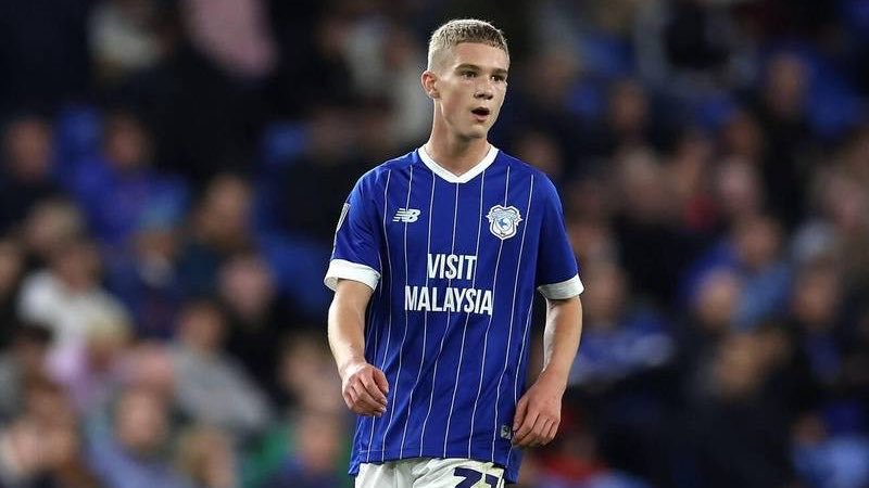 Arsenal signs Axel Donczew from Cardiff City