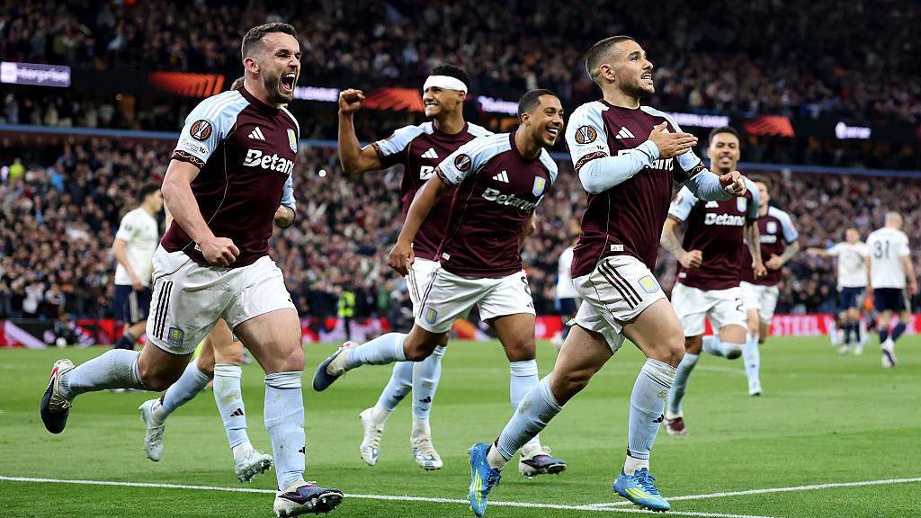 Fenerbahce weigh up surprise move for Aston Villa’s star