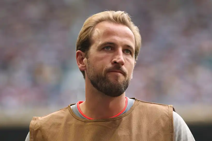 Police step in during Harry Kane’s post-match World Cup interview Police step in during Harry Kane’s post-match World Cup interview